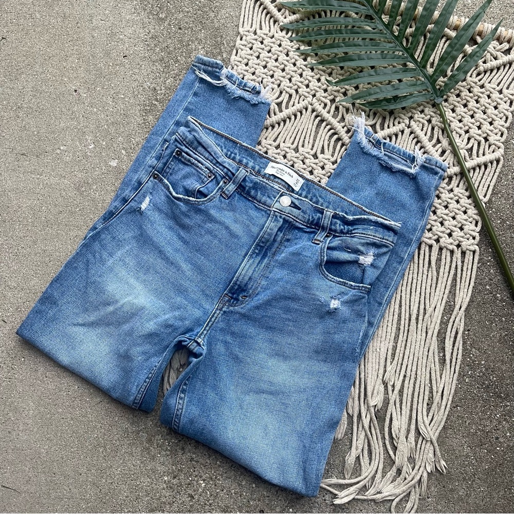 Abercrombie & Fitch Distressed High Rise Skinny Jeans Size 27 / 4